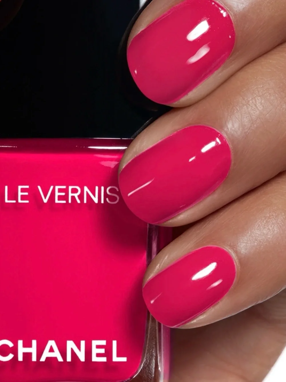 Chanel Le Vernis Nail Colour 143 Diva